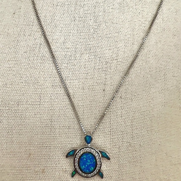 Stunning Turtle Pendant Necklace with Opal Inlay - Picture 4 of 12